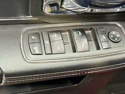 2018 RAM 1500 Laramie Crew Cab 4x4 5'7" Box