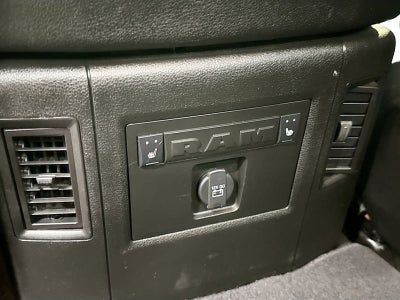 2018 RAM 1500 Laramie Crew Cab 4x4 5'7" Box