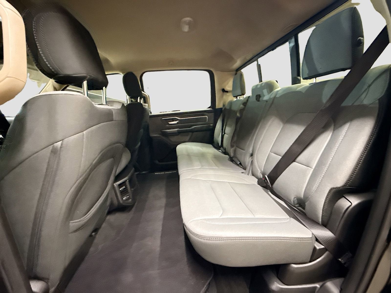 2020 RAM 1500 Big Horn Crew Cab 4x4 5'7" Box