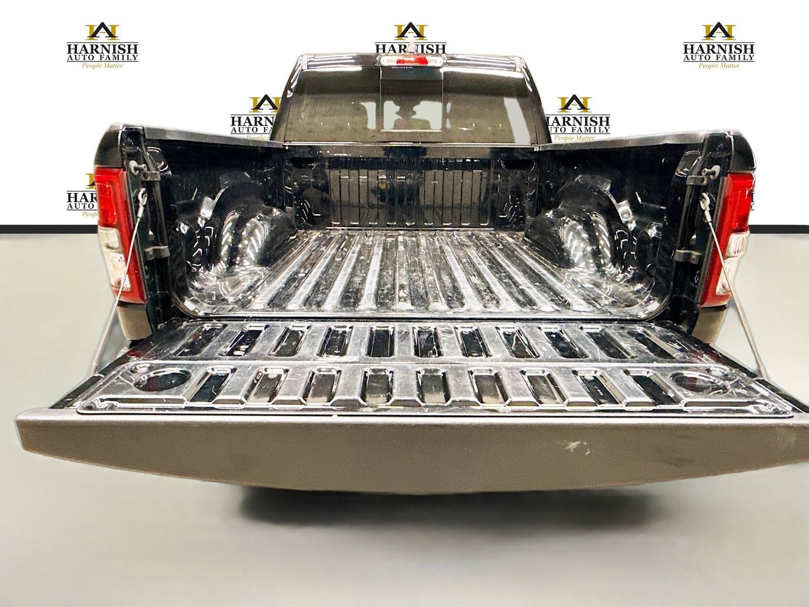 2020 RAM 1500 Big Horn Crew Cab 4x4 5'7" Box