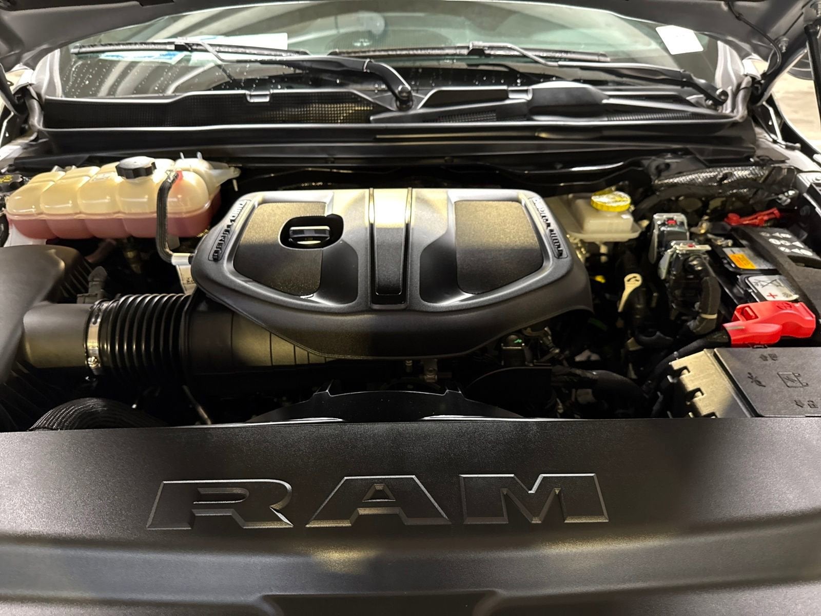 2025 RAM 1500 Tradesman Crew Cab 4x4 5'7" Box