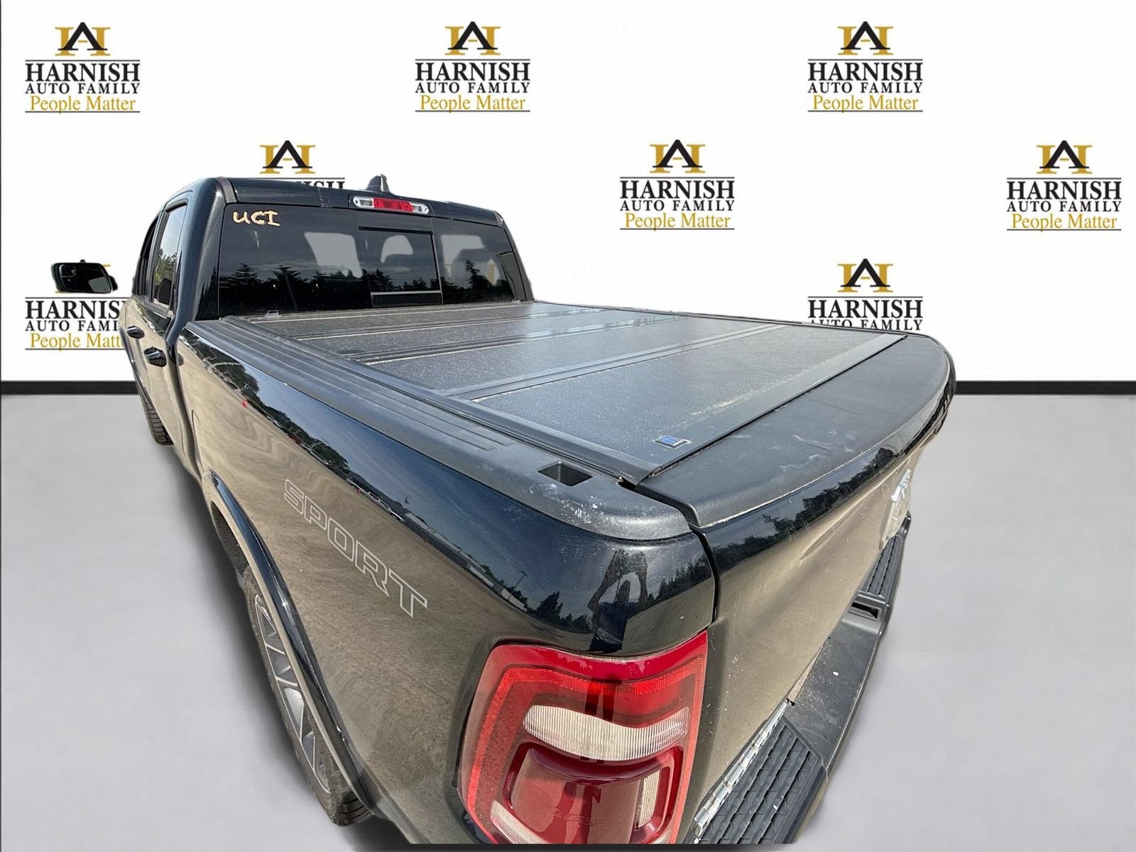 2020 RAM 1500 Laramie Crew Cab 4x4 6'4" Box