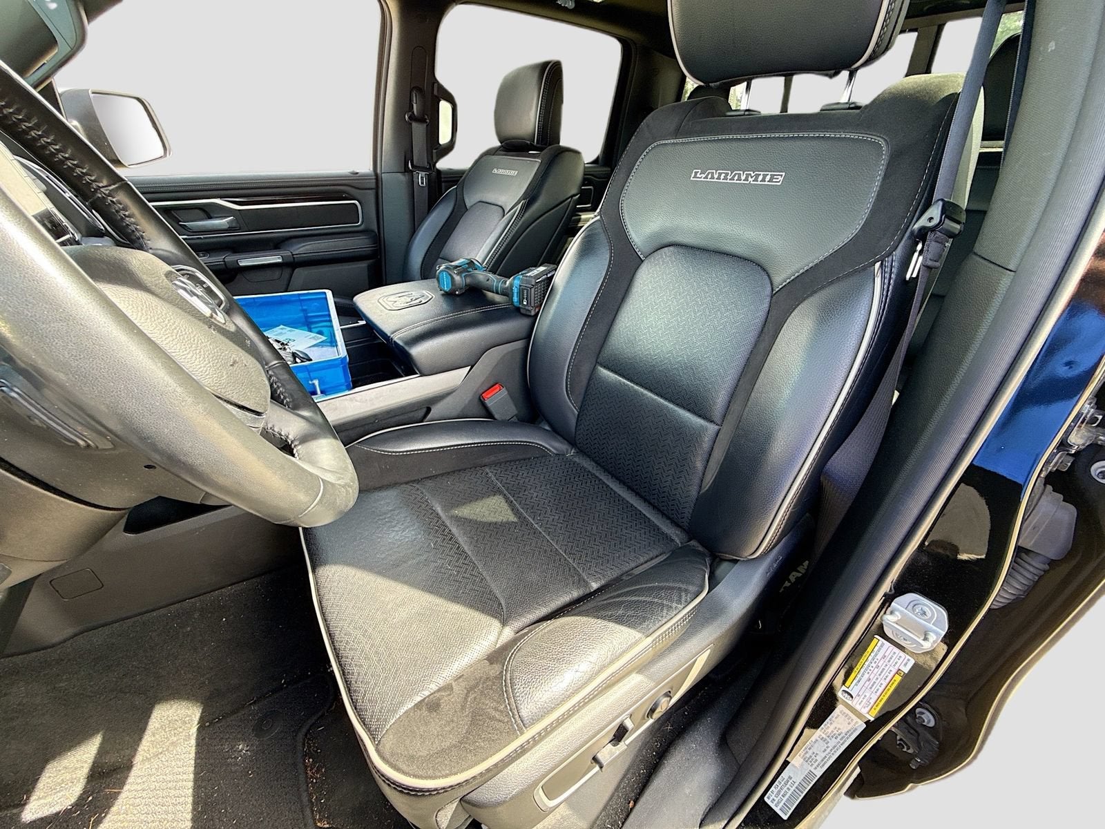 2020 RAM 1500 Laramie Crew Cab 4x4 6'4" Box
