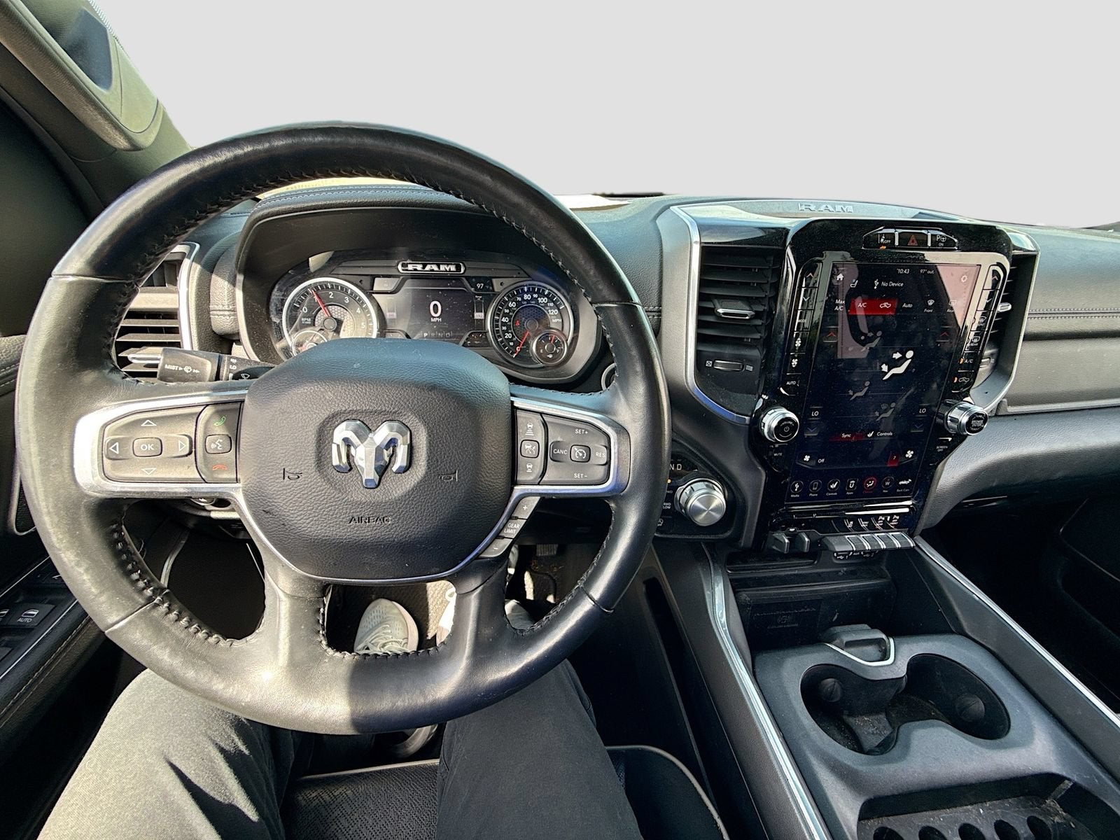 2020 RAM 1500 Laramie Crew Cab 4x4 6'4" Box