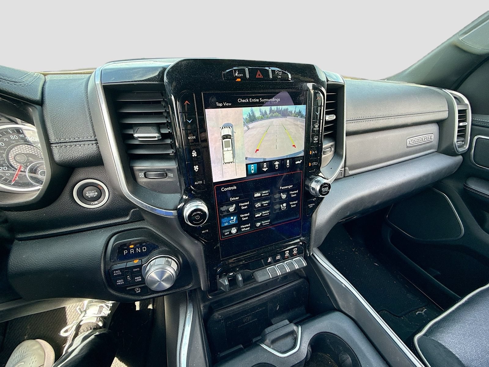 2020 RAM 1500 Laramie Crew Cab 4x4 6'4" Box