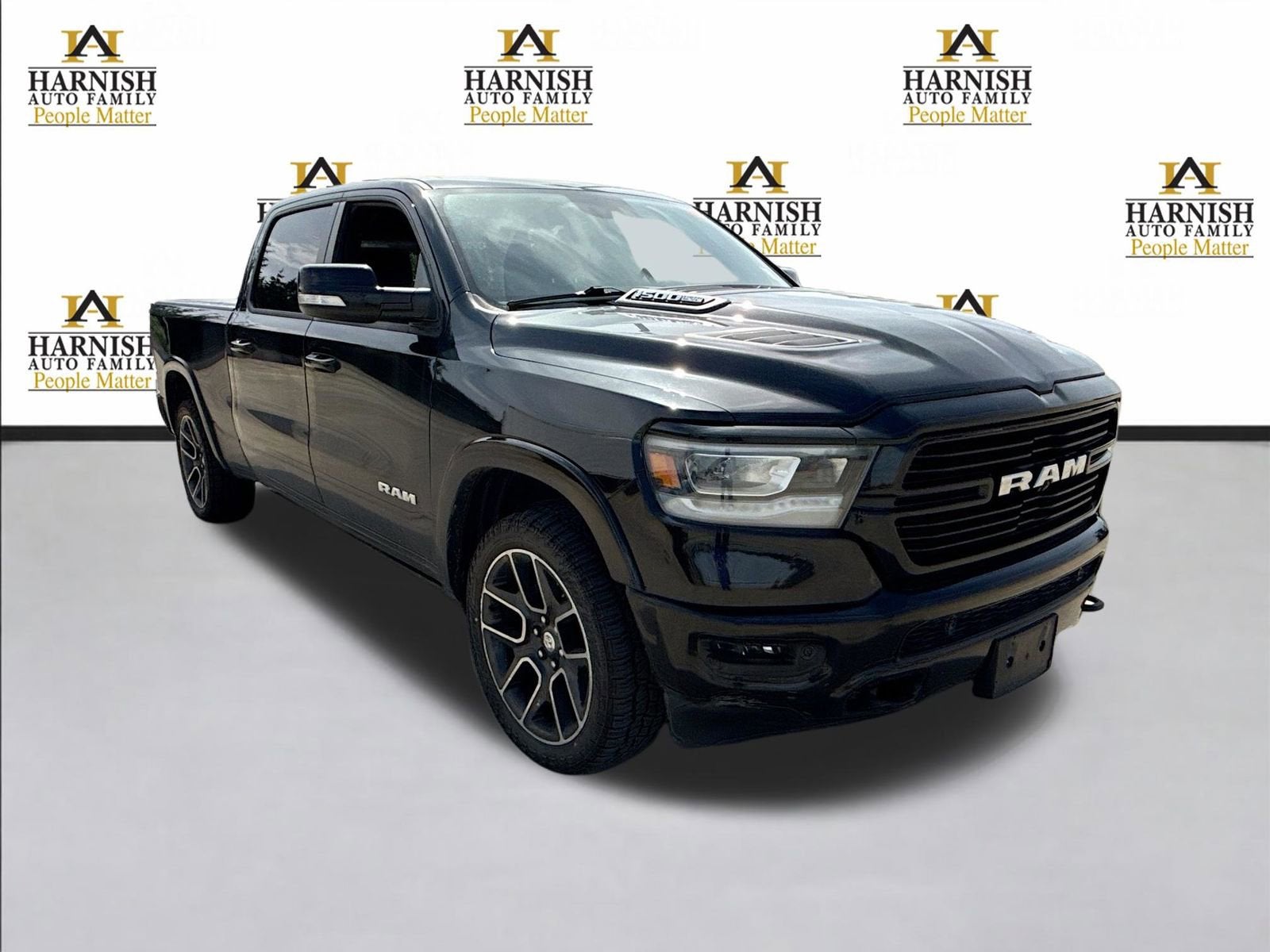 2020 RAM 1500 Laramie Crew Cab 4x4 6'4" Box