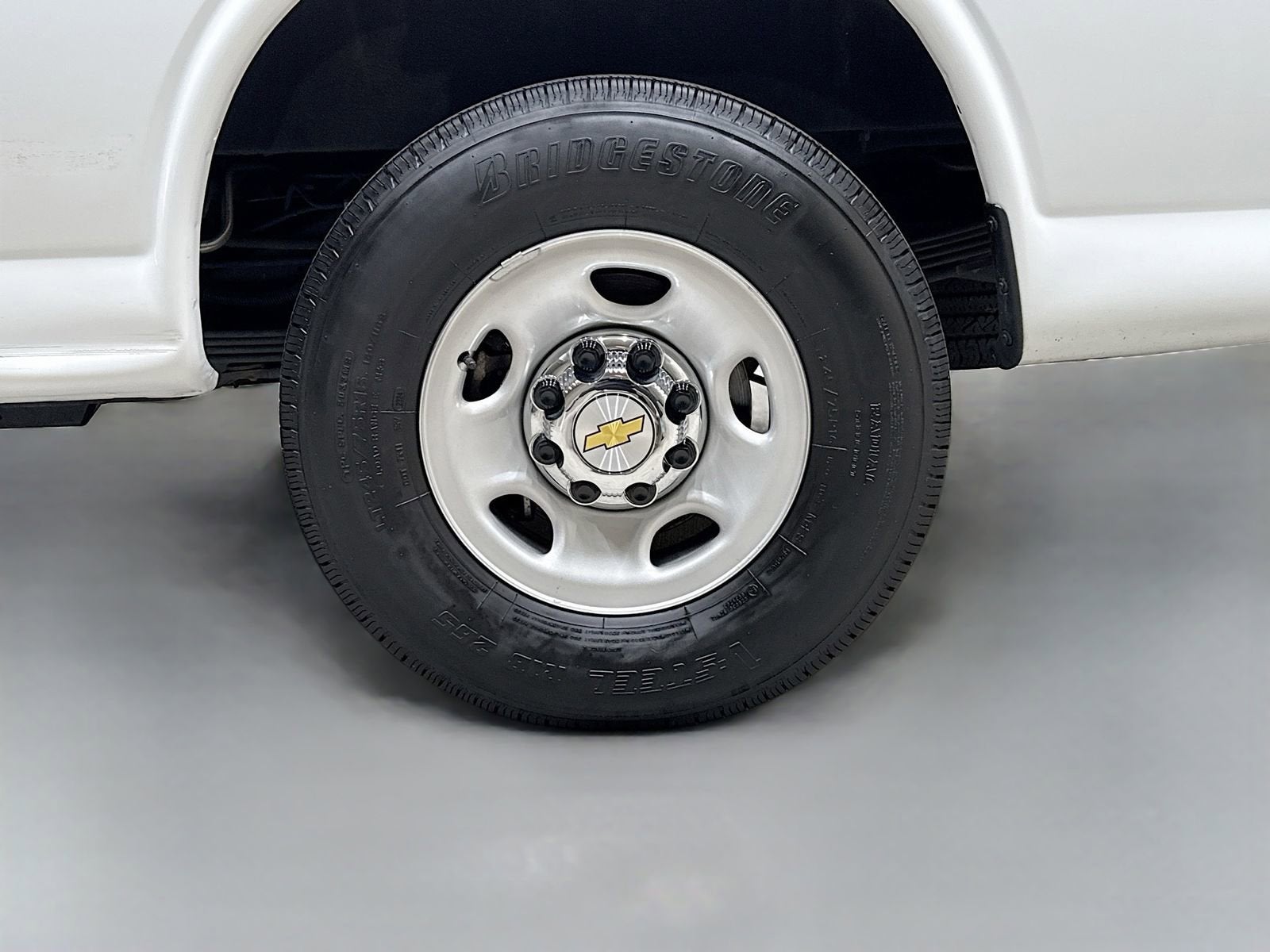 2024 Chevrolet Express Passenger 3500 1LT