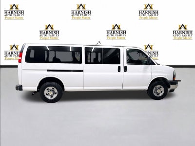 2024 Chevrolet Express Passenger 3500 1LT