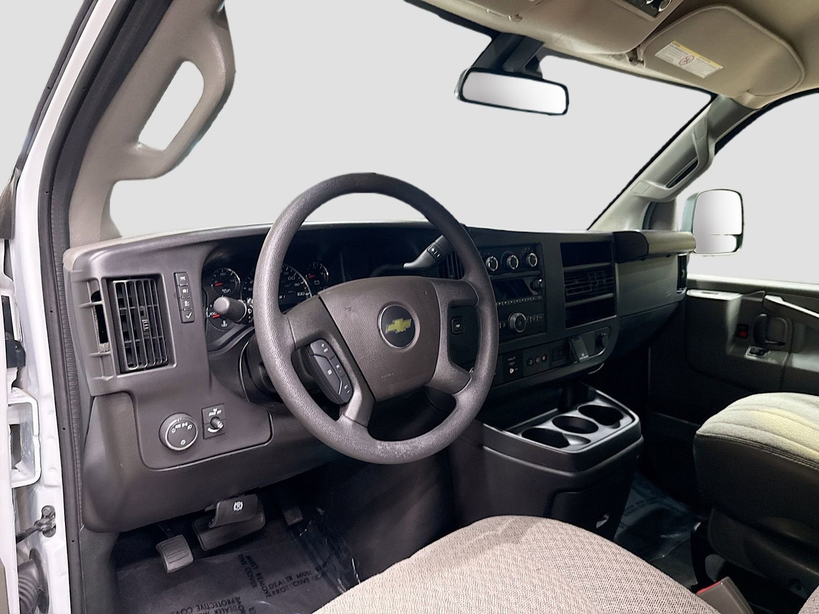 2025 Chevrolet Express Passenger 1LT