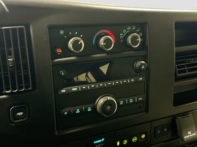2025 Chevrolet Express Passenger 1LT