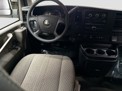 2025 Chevrolet Express Passenger 1LT