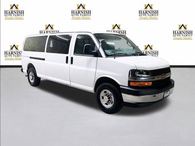 2025 Chevrolet Express Passenger 1LT
