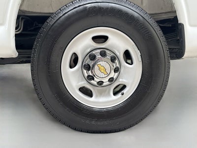2025 Chevrolet Express Passenger 1LT