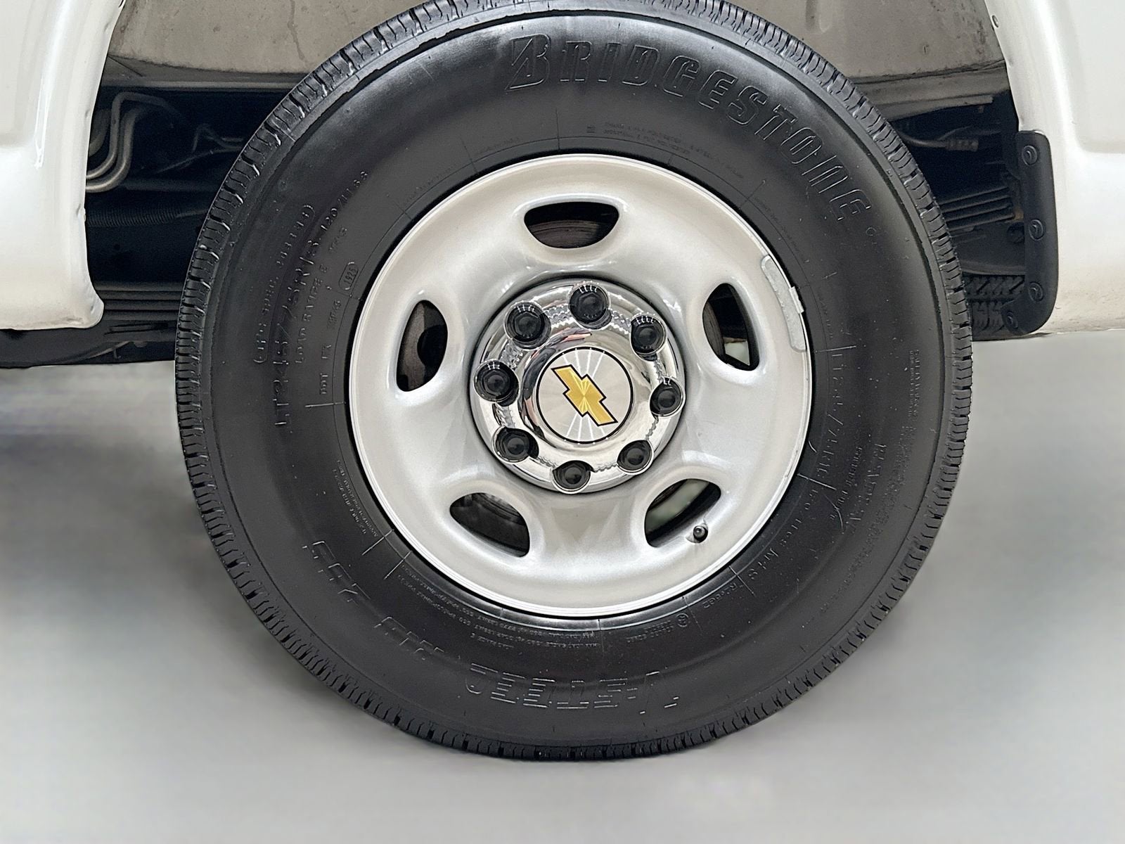 2025 Chevrolet Express Passenger 1LT