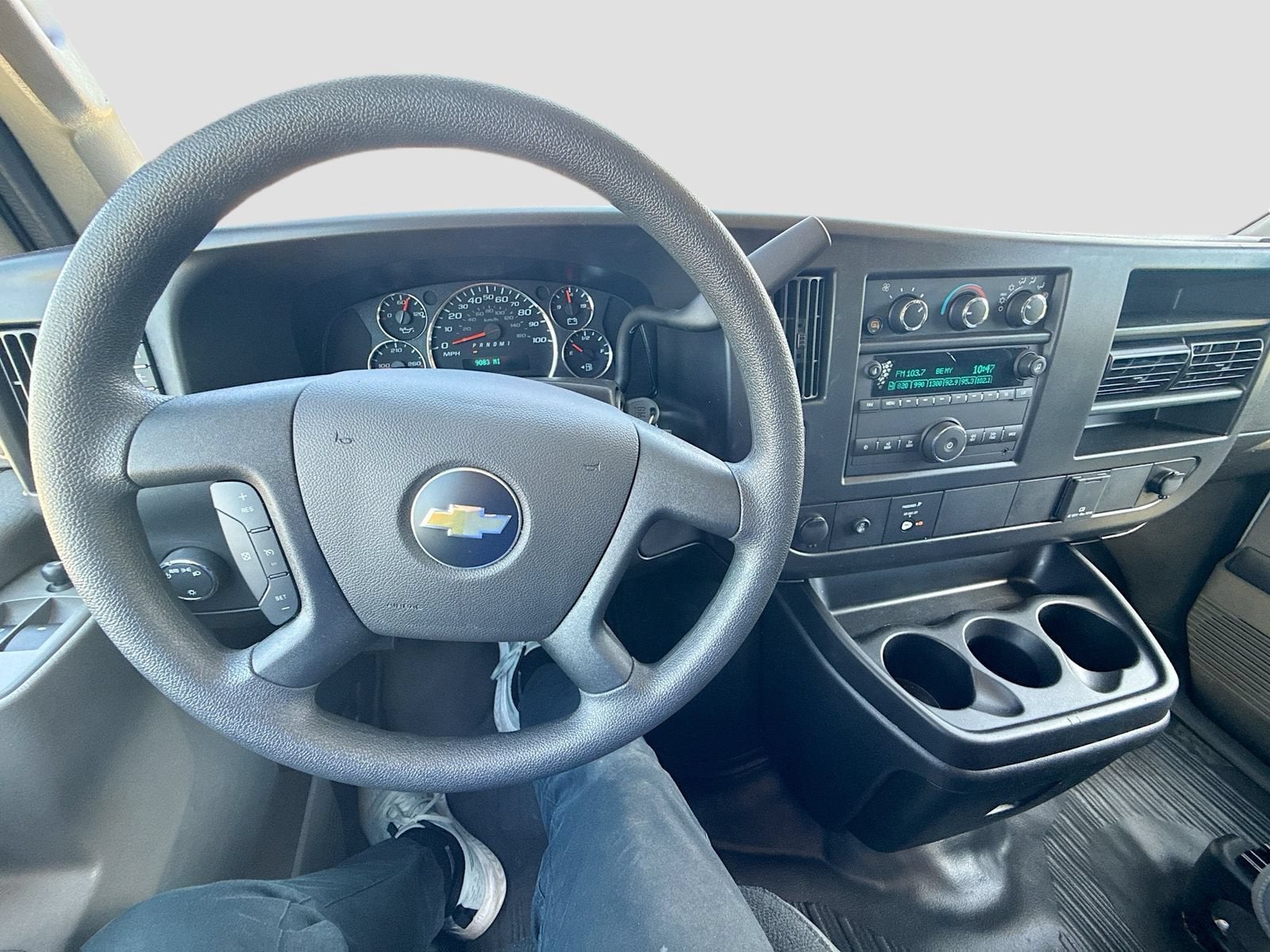 2025 Chevrolet Express Cargo WT