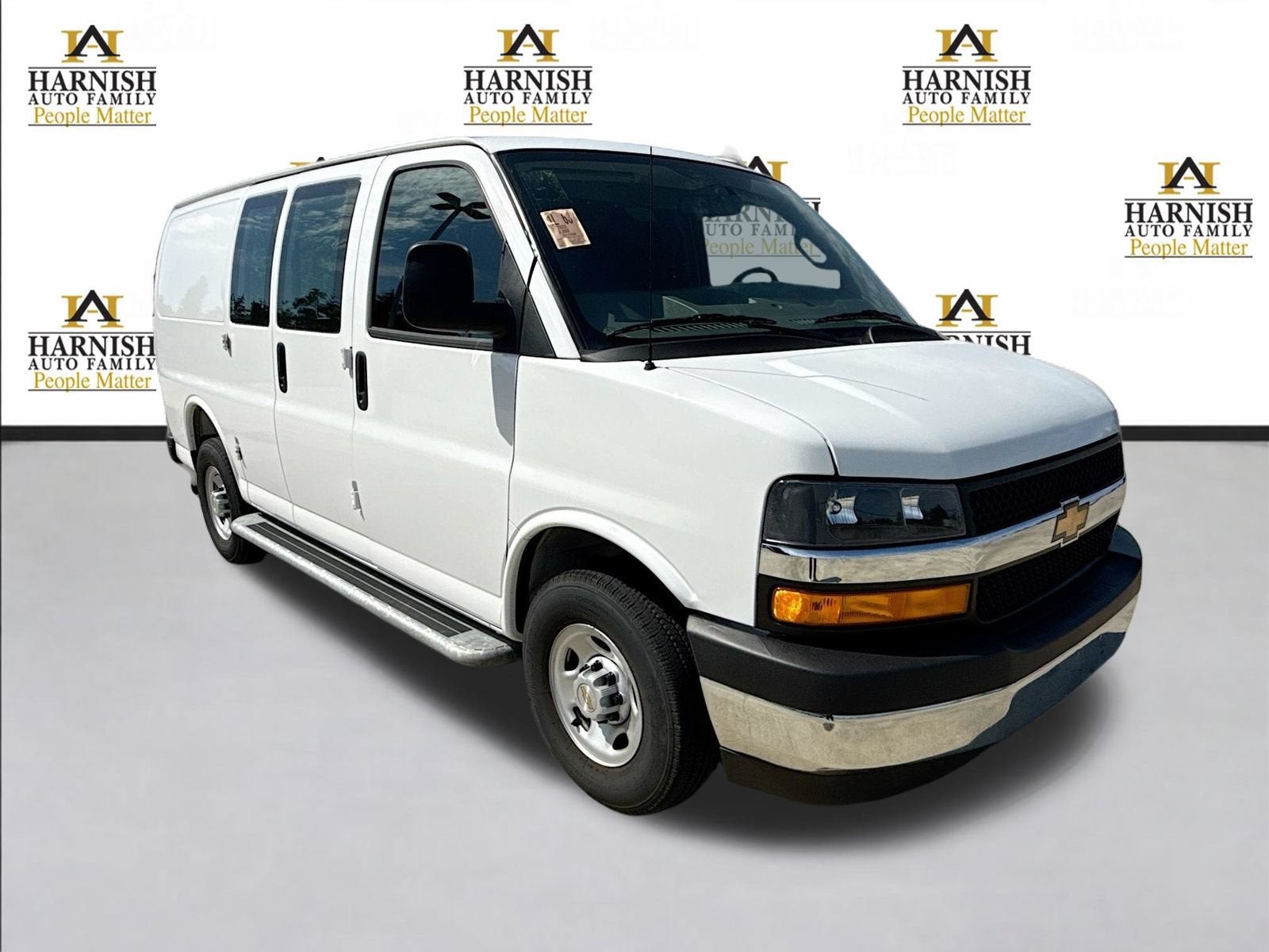 2025 Chevrolet Express Cargo WT