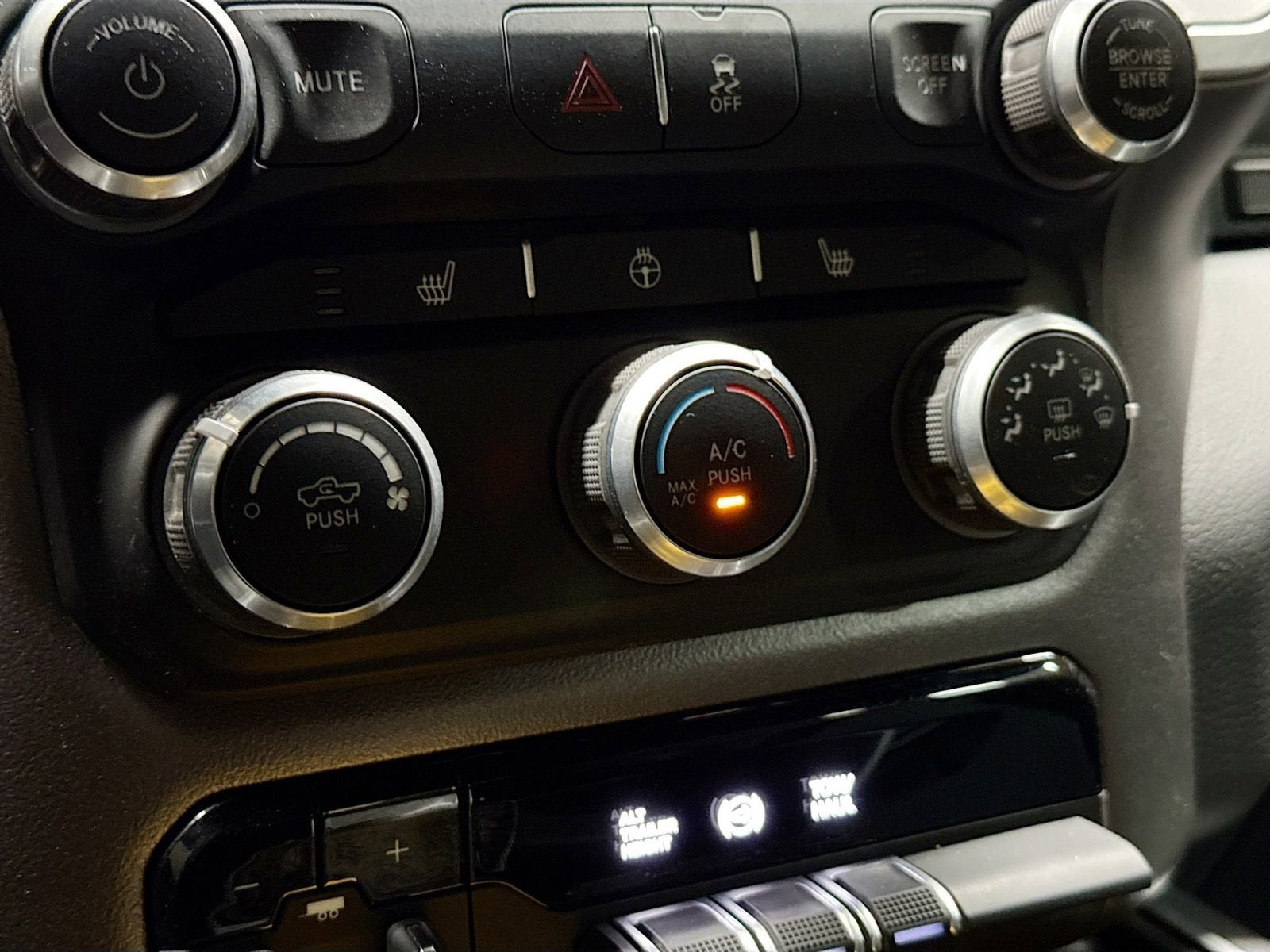 2023 RAM 3500 Big Horn Crew Cab 4x4 8' Box