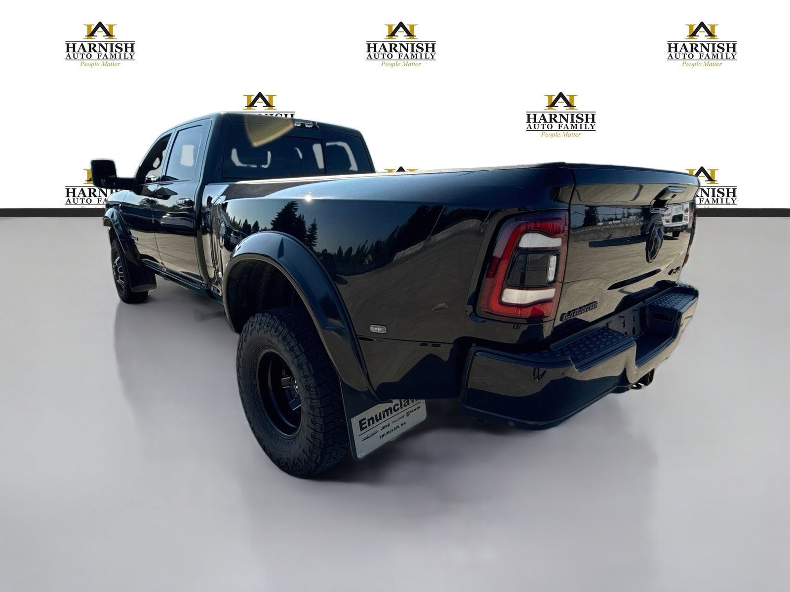 2024 RAM 3500 Laramie Crew Cab 4x4 8' Box