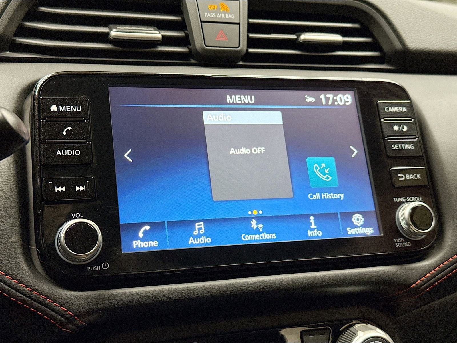 2025 Nissan Versa 1.6 SR