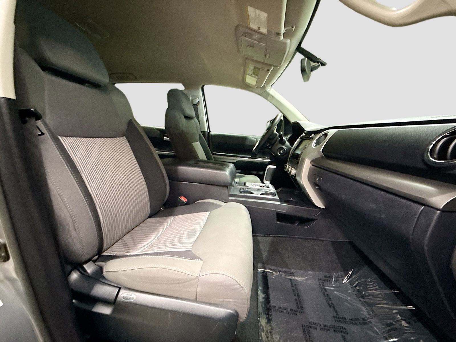 2017 Toyota Tundra SR5 5.7L V8