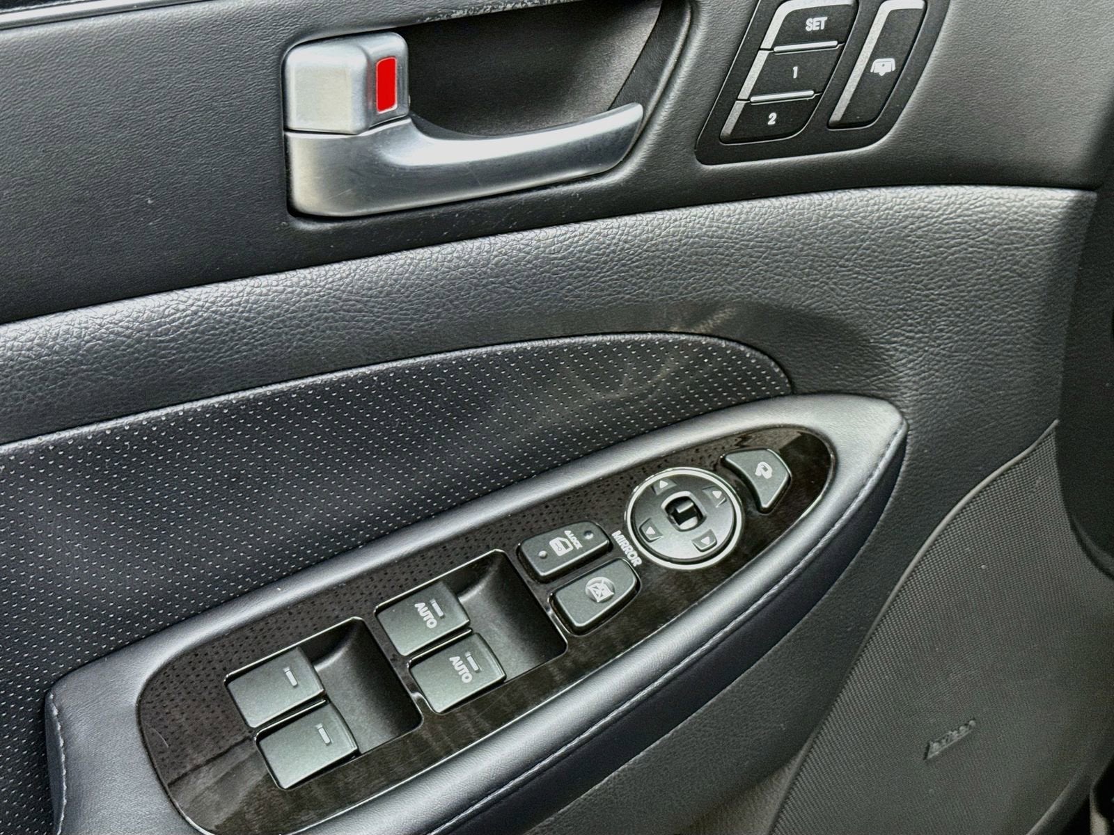 2012 Hyundai Genesis 3.8
