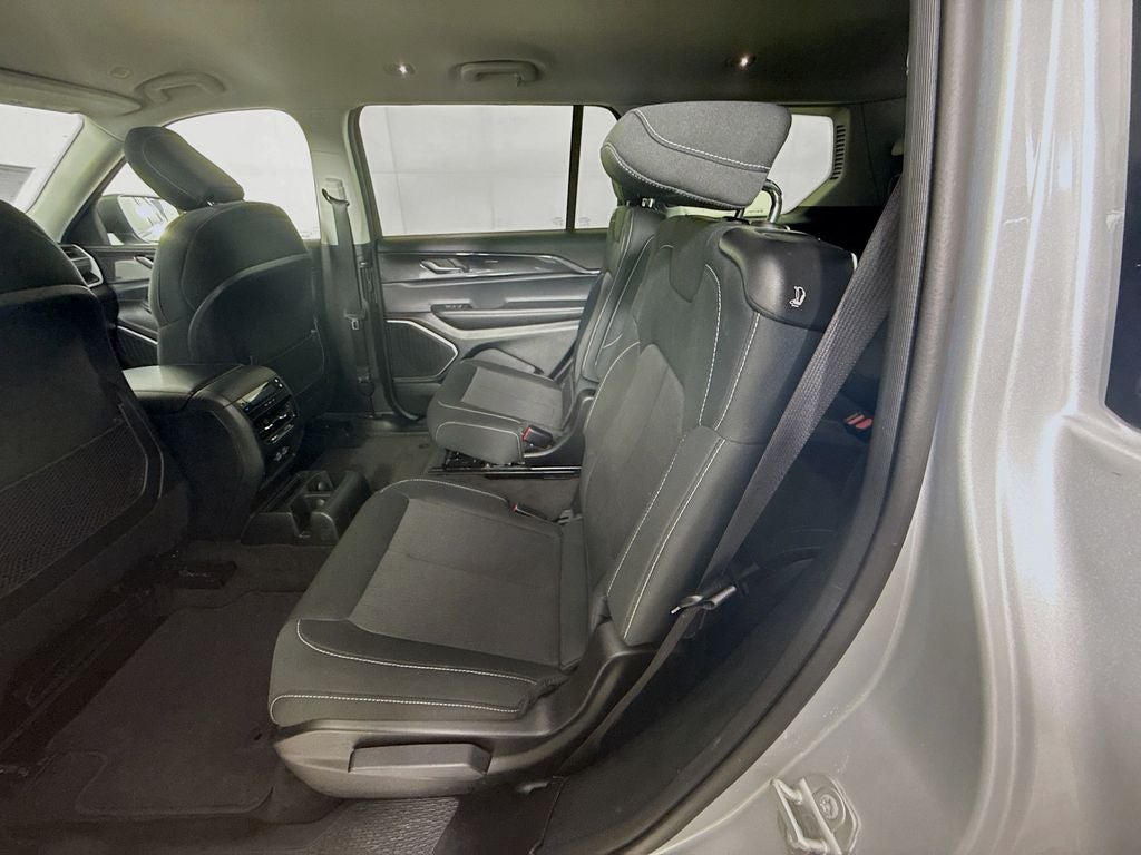 2022 Jeep Grand Cherokee L Laredo