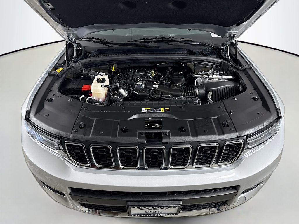 2022 Jeep Grand Cherokee L Laredo