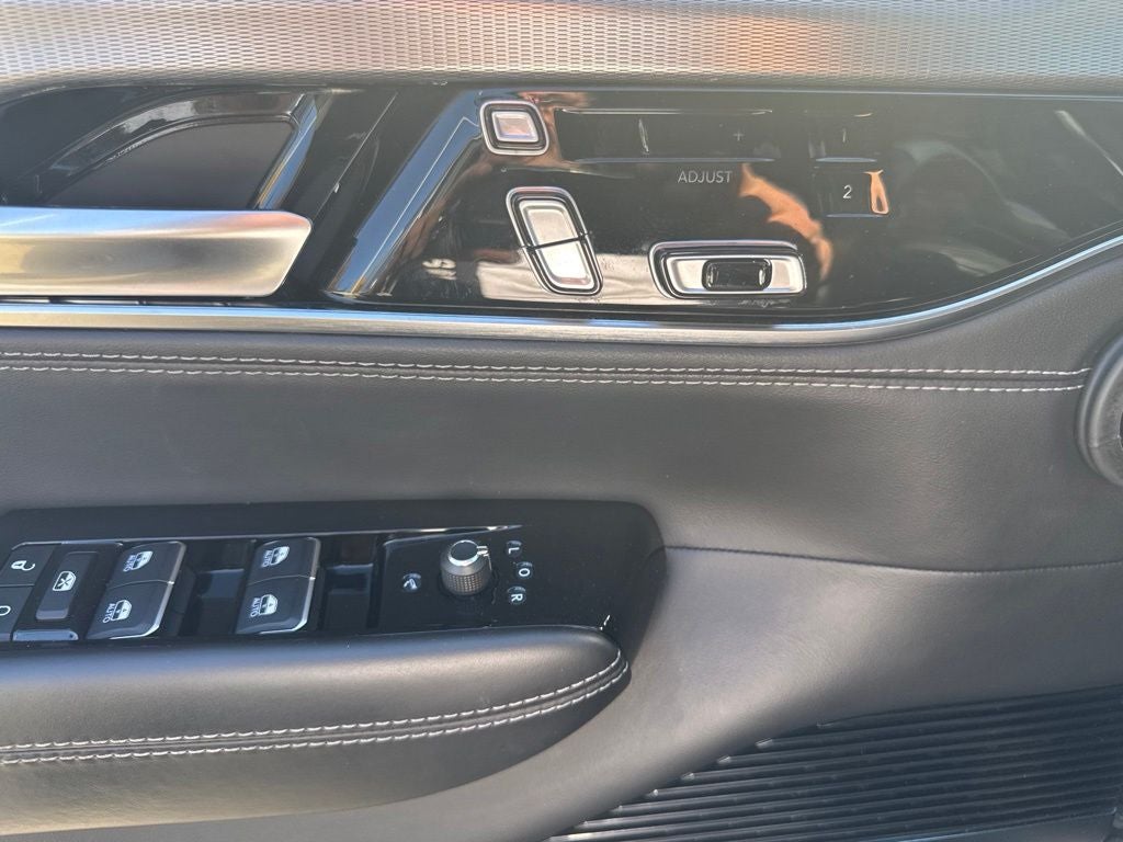 2023 Jeep Grand Wagoneer L Series II