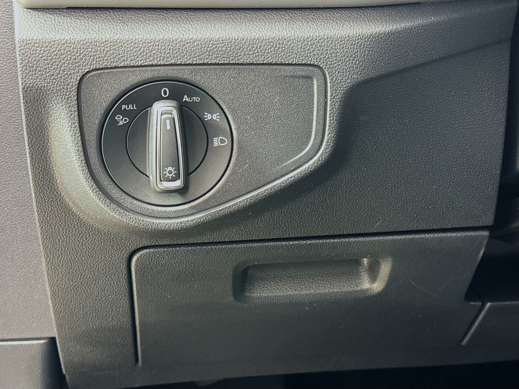 2022 Volkswagen Atlas Cross Sport 2.0T SE