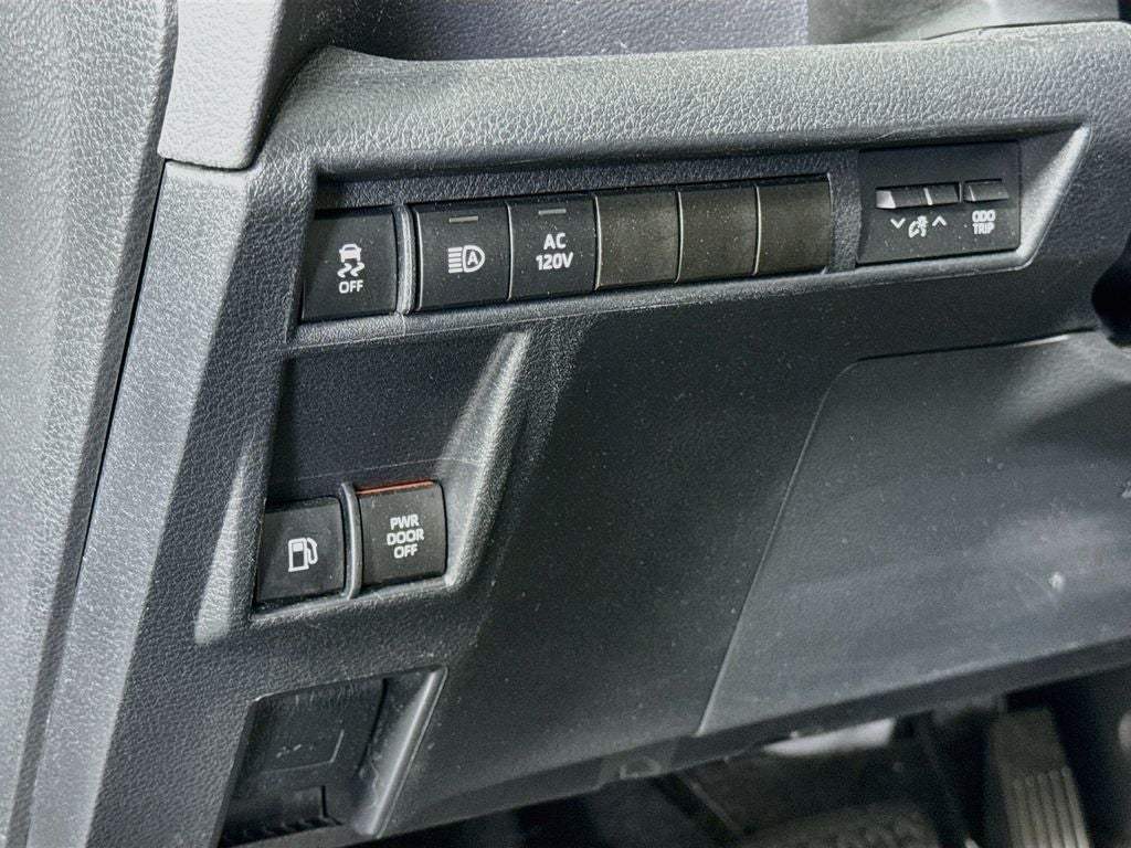 2021 Toyota Sienna XSE 7 Passenger