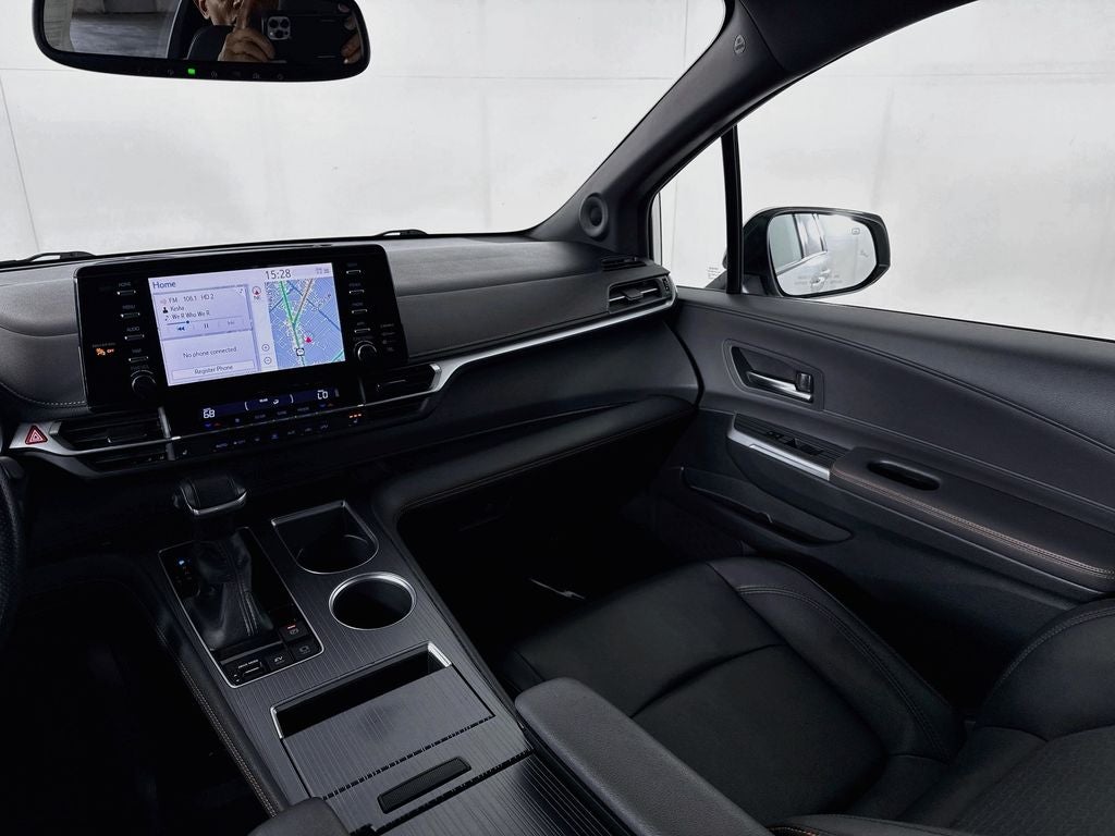 2021 Toyota Sienna XSE 7 Passenger