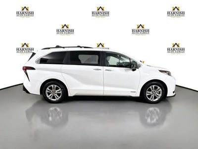 2021 Toyota Sienna XSE 7 Passenger