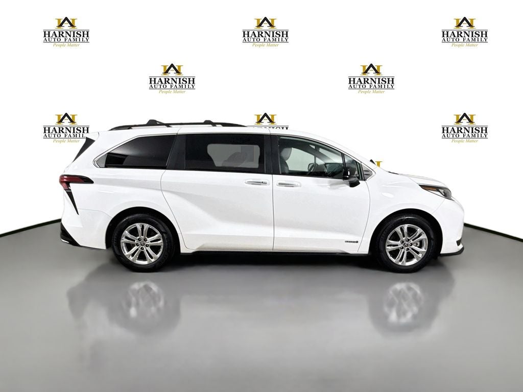 2021 Toyota Sienna XSE 7 Passenger