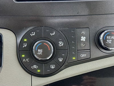 2011 Toyota Sienna LE