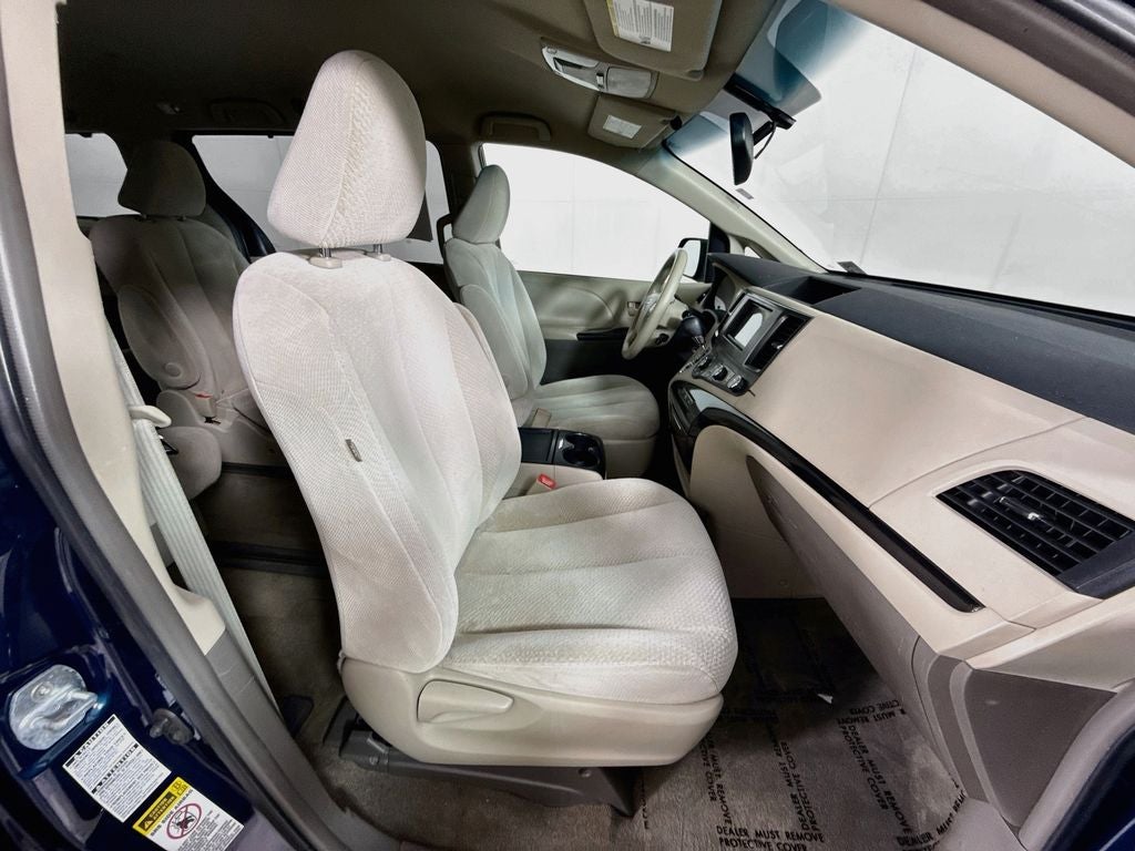 2011 Toyota Sienna LE