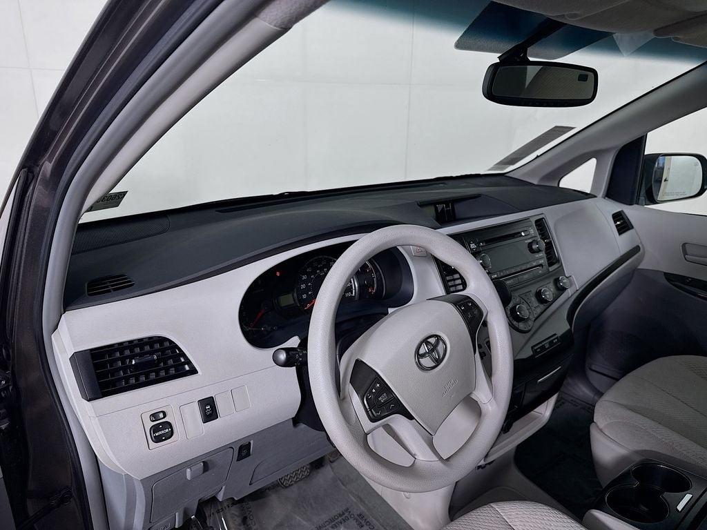 2011 Toyota Sienna LE Mobility Auto Access