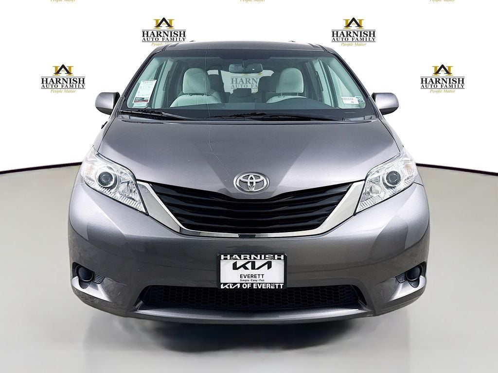 2011 Toyota Sienna LE Mobility Auto Access
