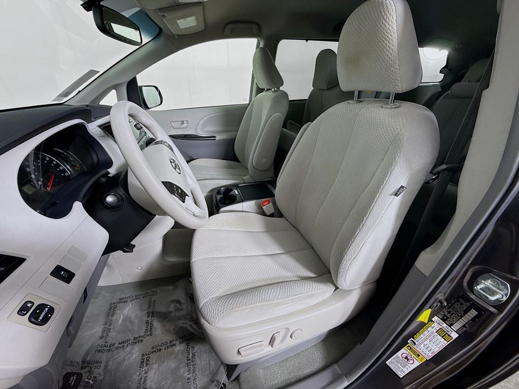 2011 Toyota Sienna LE Mobility Auto Access