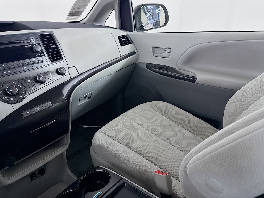 2011 Toyota Sienna LE Mobility Auto Access