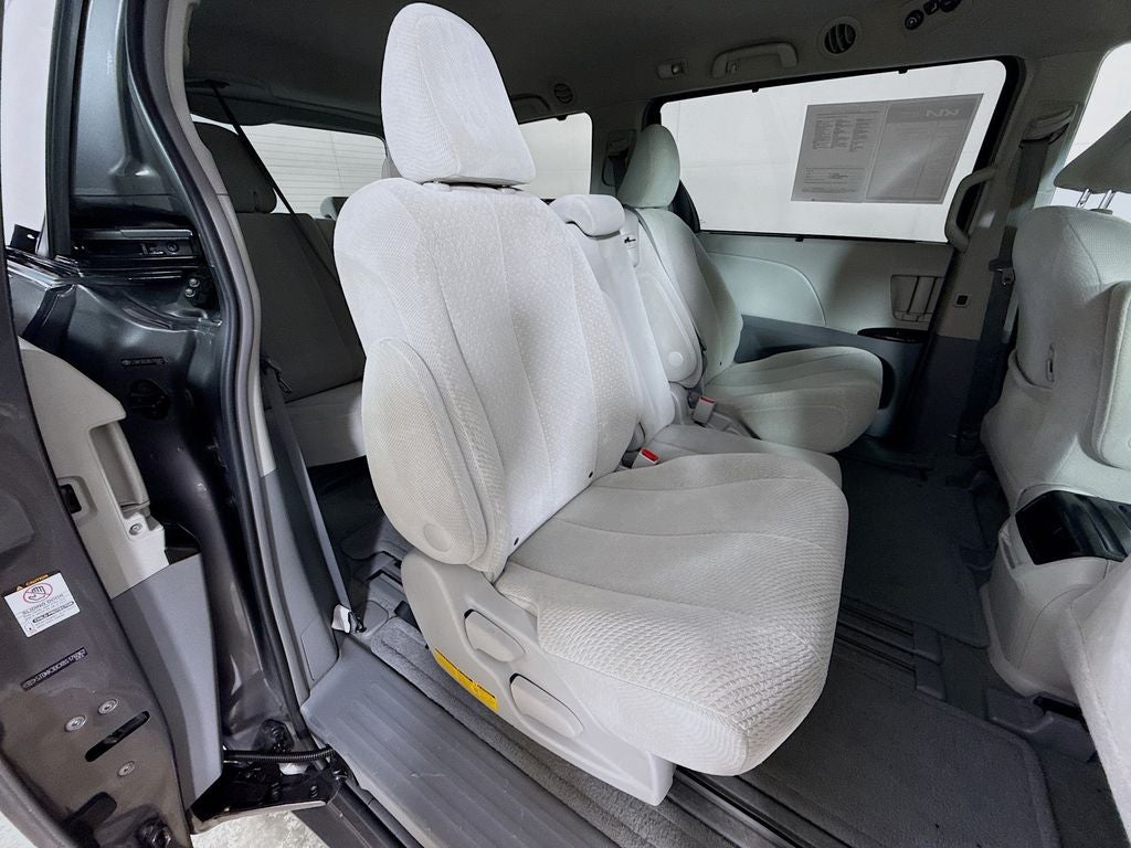 2011 Toyota Sienna LE Mobility Auto Access