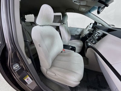 2011 Toyota Sienna LE Mobility Auto Access