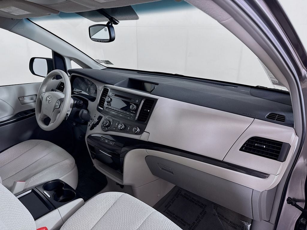 2011 Toyota Sienna LE Mobility Auto Access