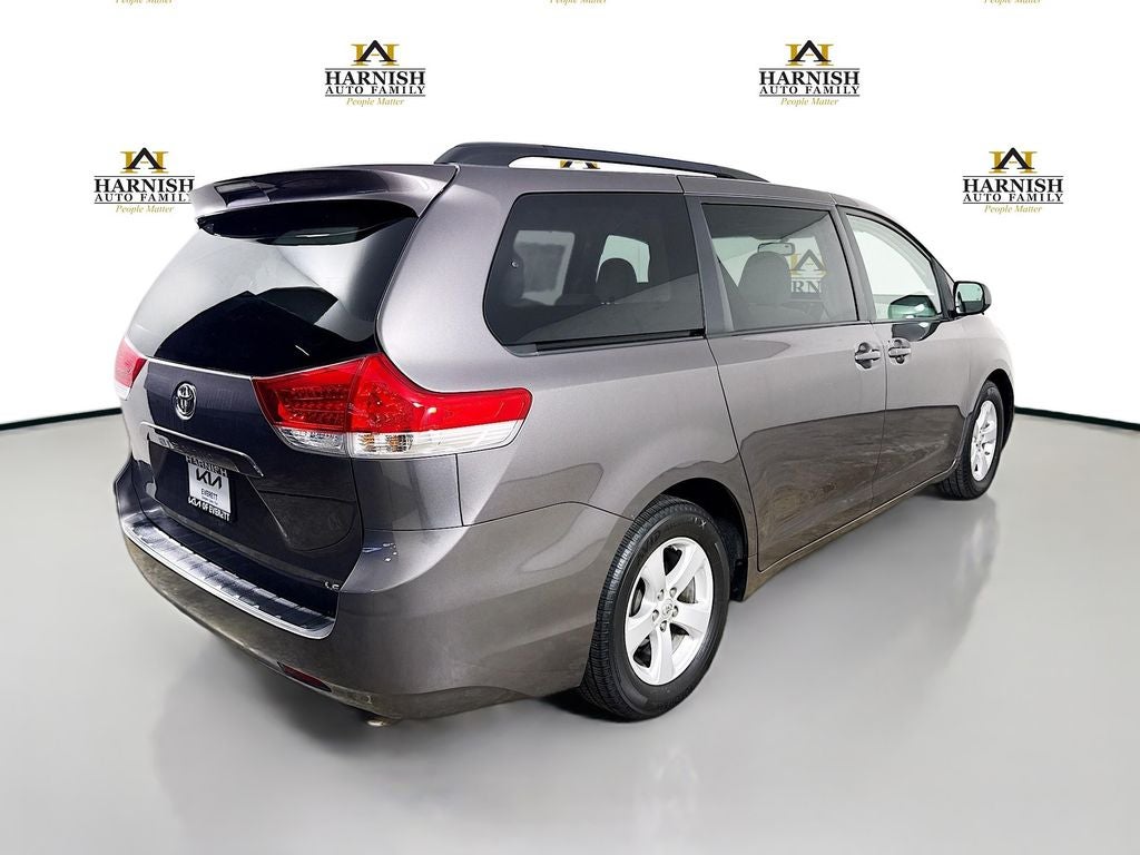 2011 Toyota Sienna LE Mobility Auto Access