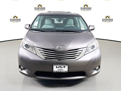 2015 Toyota Sienna XLE 8 Passenger