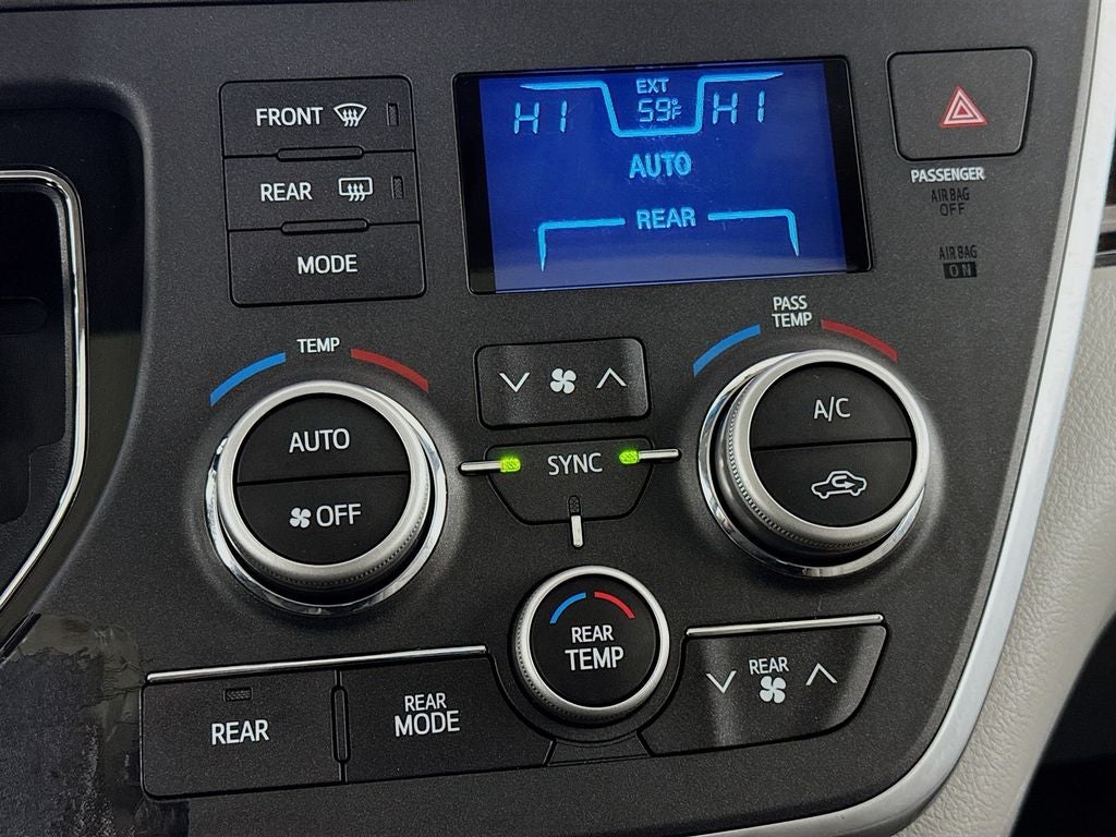 2015 Toyota Sienna XLE 8 Passenger