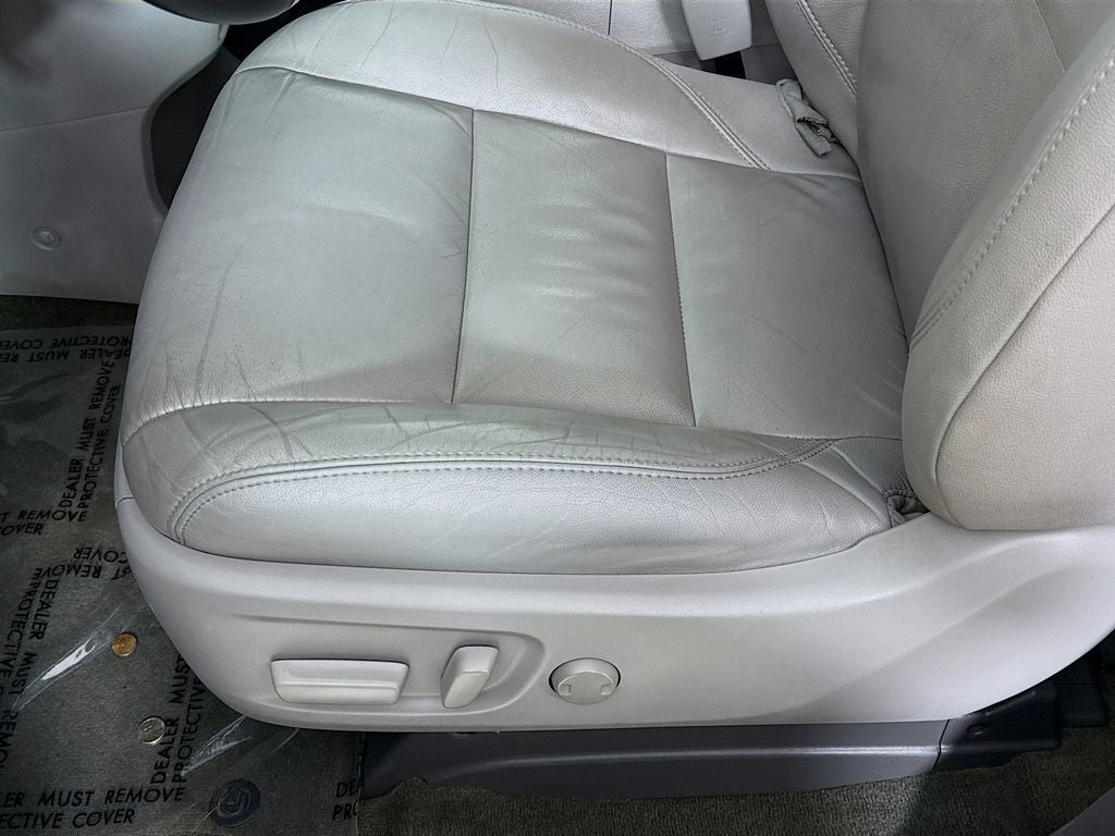 2015 Toyota Sienna XLE 8 Passenger
