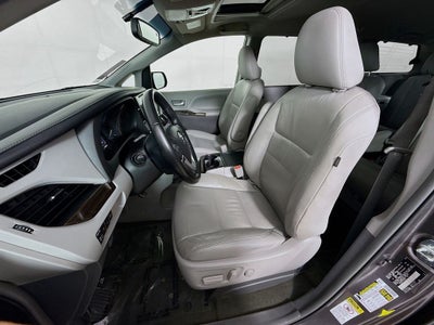 2015 Toyota Sienna XLE 8 Passenger