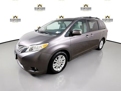 2015 Toyota Sienna XLE 8 Passenger