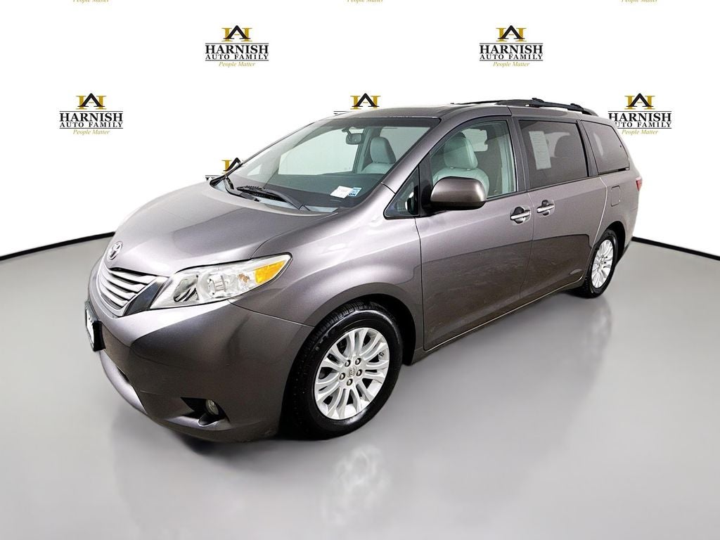 2015 Toyota Sienna XLE 8 Passenger