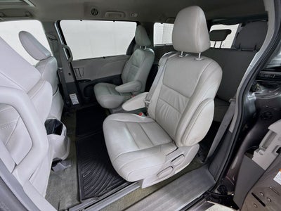 2015 Toyota Sienna XLE 8 Passenger